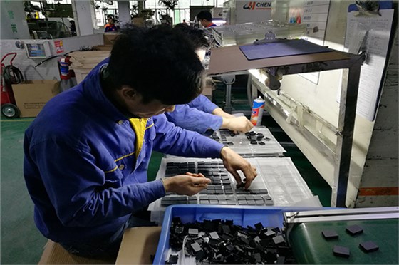 選擇藍牙耳機模具廠——開模前您需要了解這個！